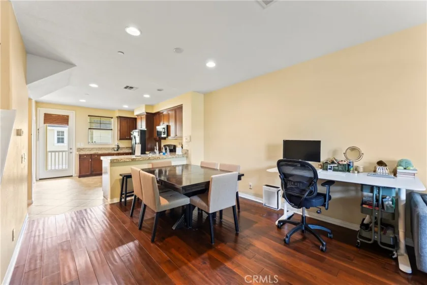 1123 Abelia photo 21