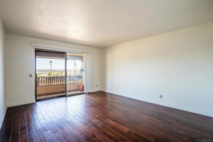 2540 Clairemont Drive #307 photo 12