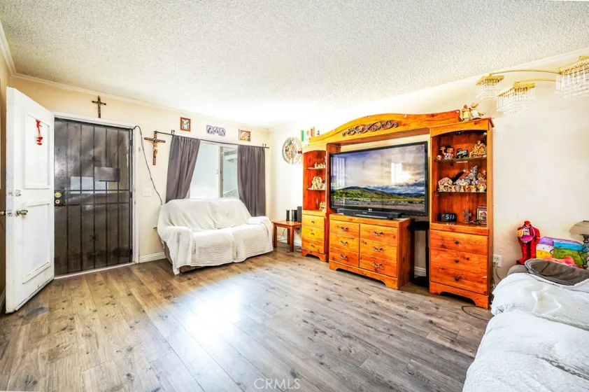 25899 Baylor Way photo 3