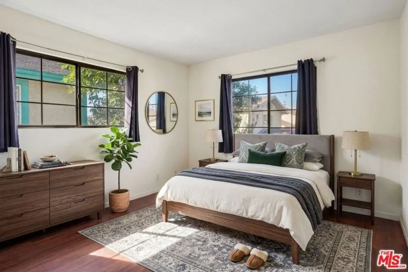 18424 Keswick Street #12 photo 6