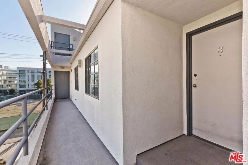 1532 9th Street #8 photo 4