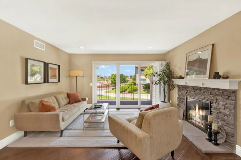 17481 Plaza Otonal photo 1