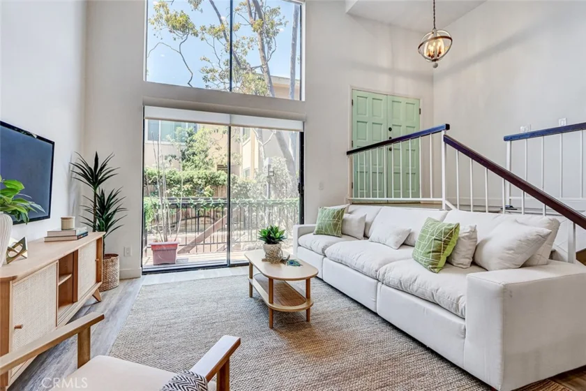 984 Granville photo 14