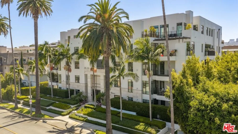 447 N Doheny Drive #104 photo 30