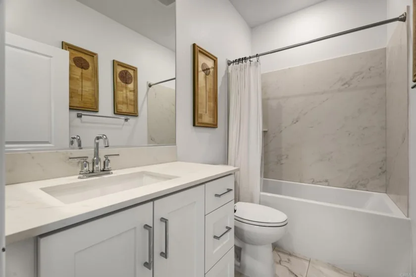 444 Bunsen Street photo 27