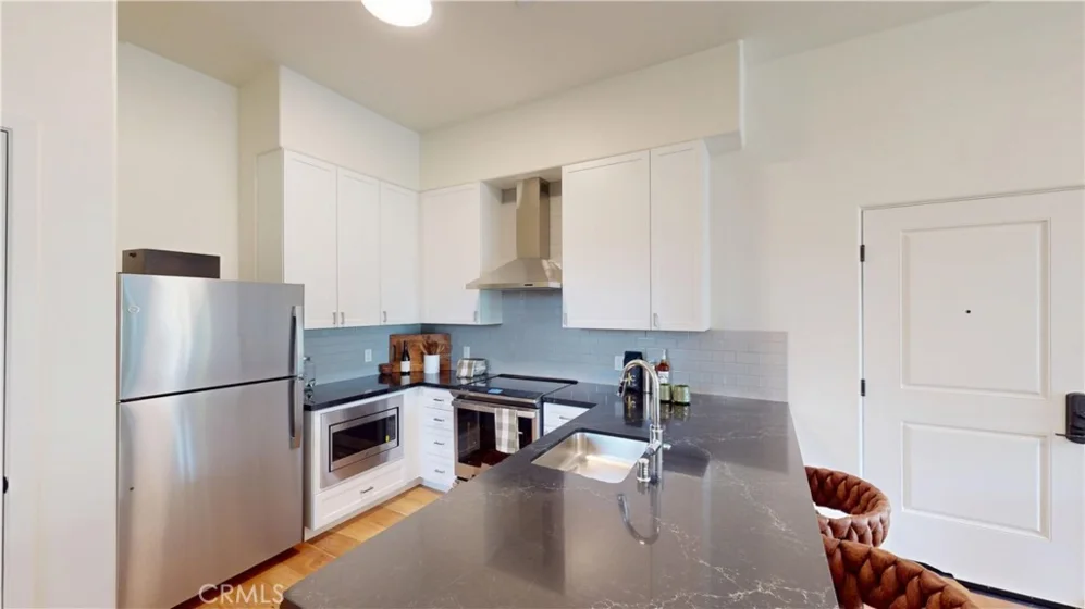 1878 E Walnut Street #203 photo 10