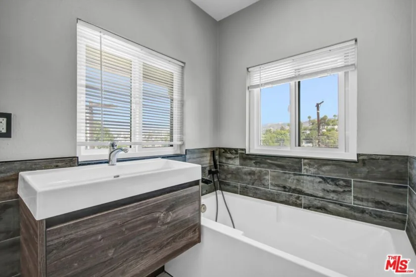 1766 Griffith Park Boulevard #1 photo 16