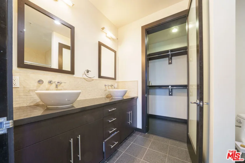 655 S Hope Street #704 photo 8