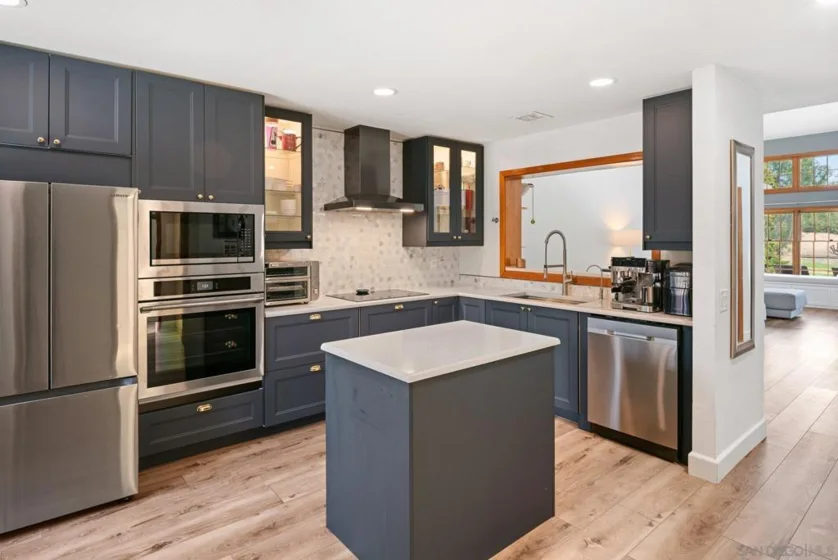 8647 Circle R Valley photo 1