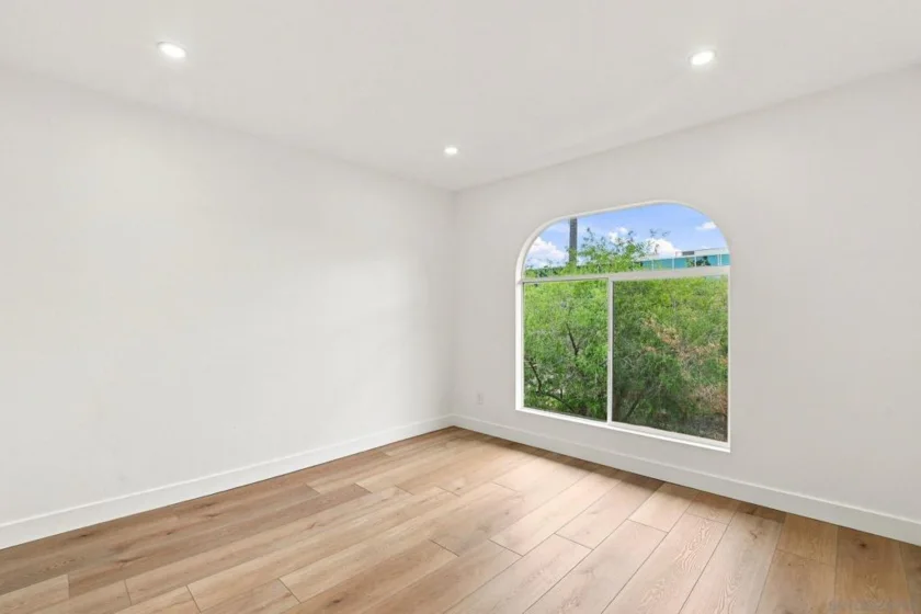 140 Walnut #4B photo 32