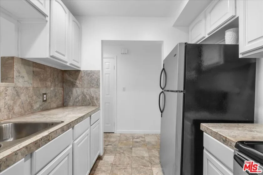 740 N Kings Road #114 photo 11
