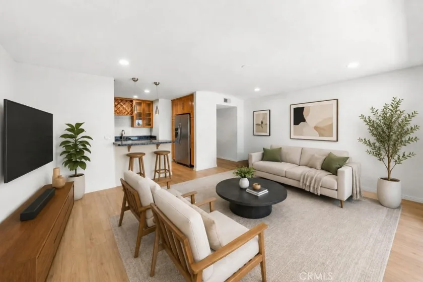 6600 Warner #94 photo 1