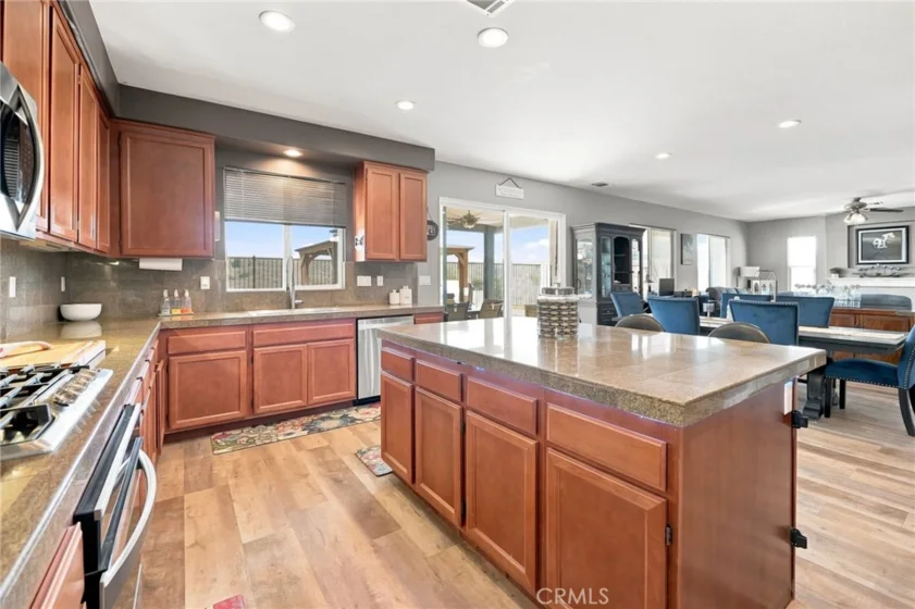 23682 Saratoga Springs photo 15