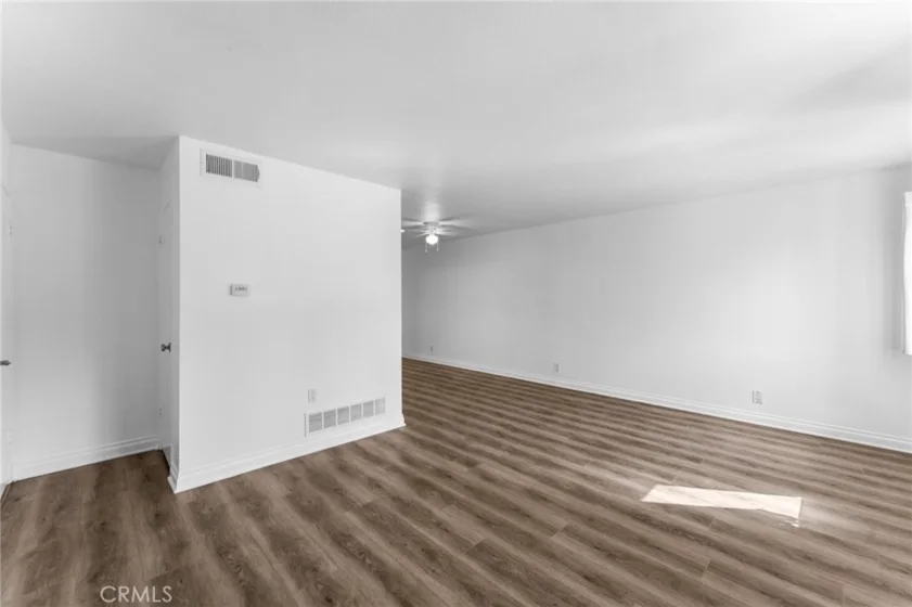 10203 Holburn photo 27