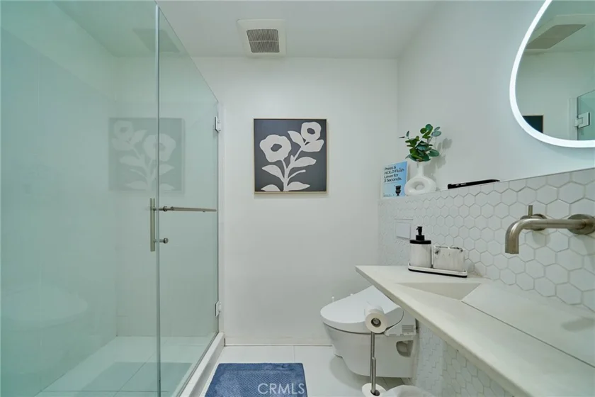 950 N Kings Road #45 photo 20