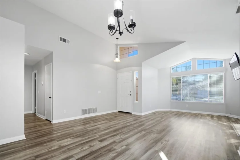 39766 Del Val Drive photo 4