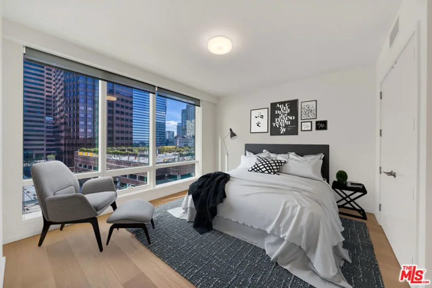 877 Francisco Street #1121 photo 2