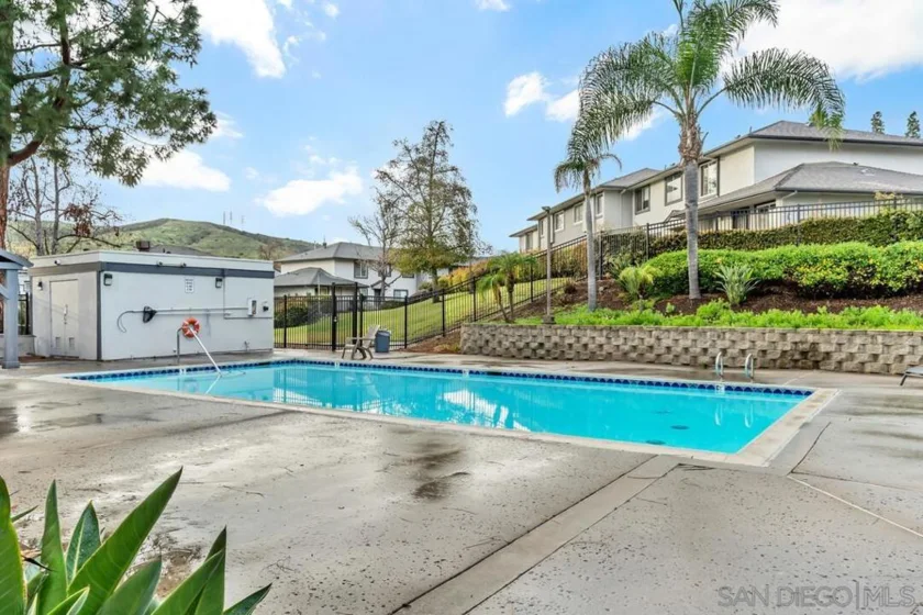 10609 Aristocrat photo 17
