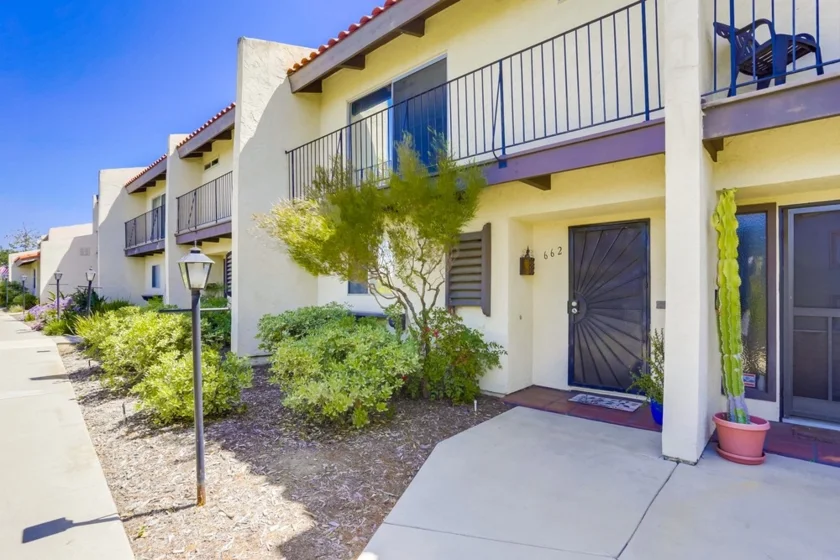 662 W Bel Air Drive photo 1