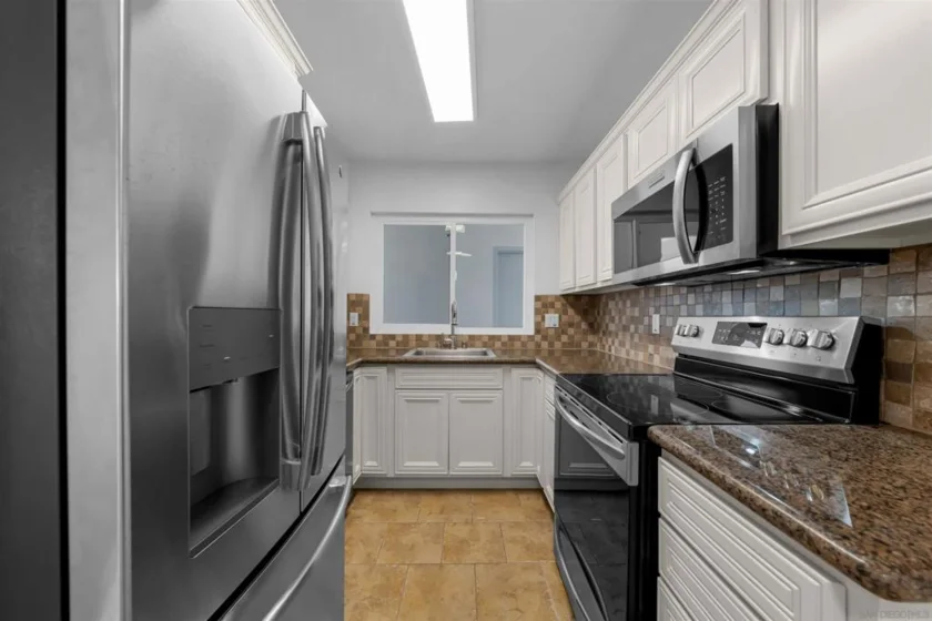 1030 Robinson Avenue #202 photo 19