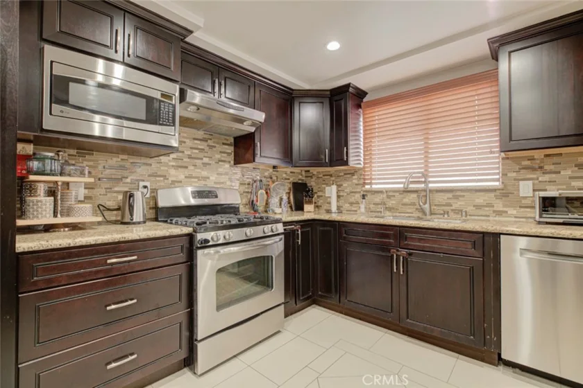 6847 Haskell Avenue #1 photo 17