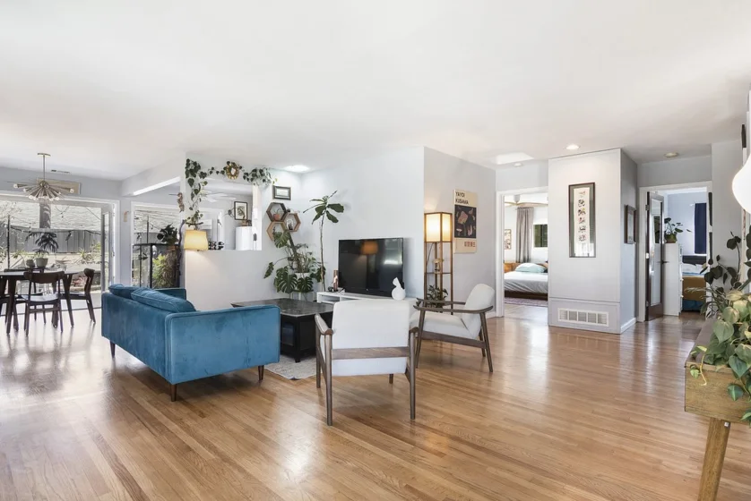 1261 E 1st Street #10 photo 1