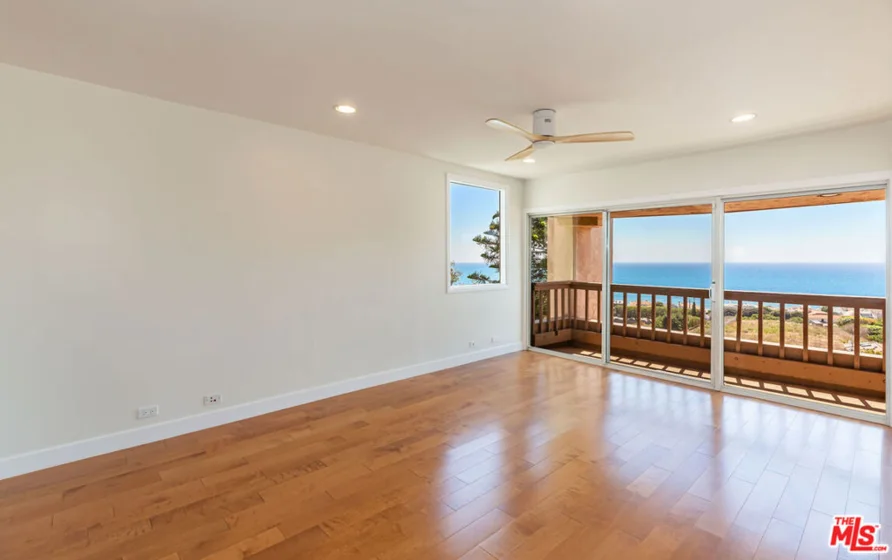 23914 De Ville Way #D photo 8