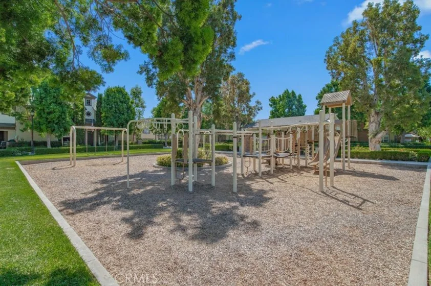 15212 Grant photo 25