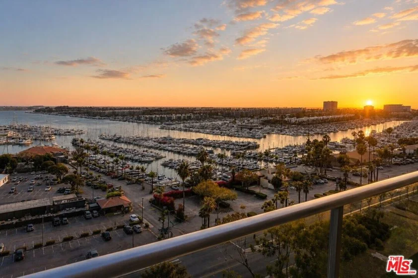 13700 Marina Pointe Drive #1401 photo 12