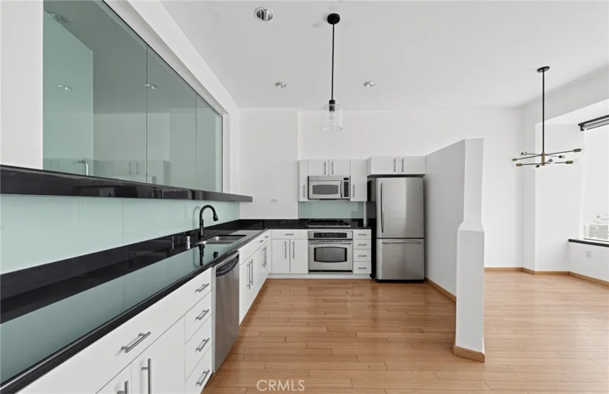 1100 Wilshire Boulevard #2207 photo 17