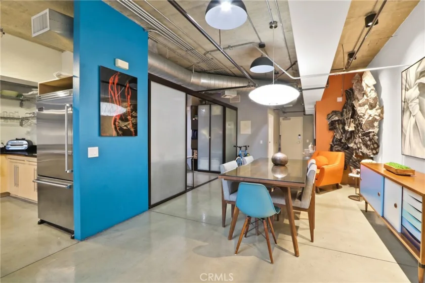 835 Locust #212 photo 5