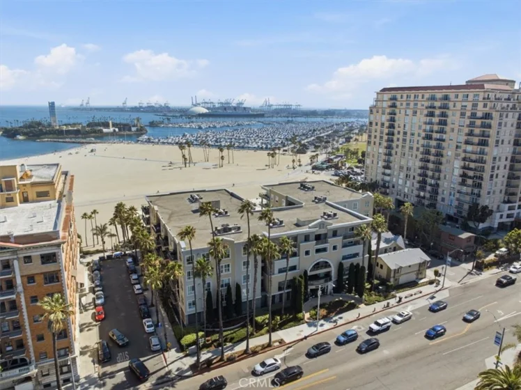 1000 E Ocean #402 photo 1