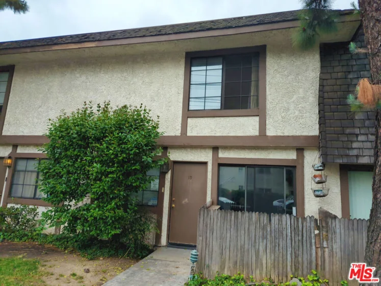 18560 Vanowen Street #13 photo 1