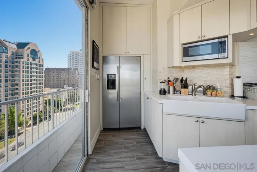 10501 Wilshire Boulevard #1005 photo 13
