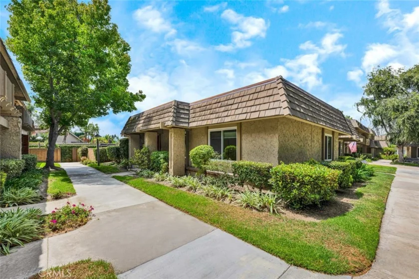 10337 Elk River Court photo 1