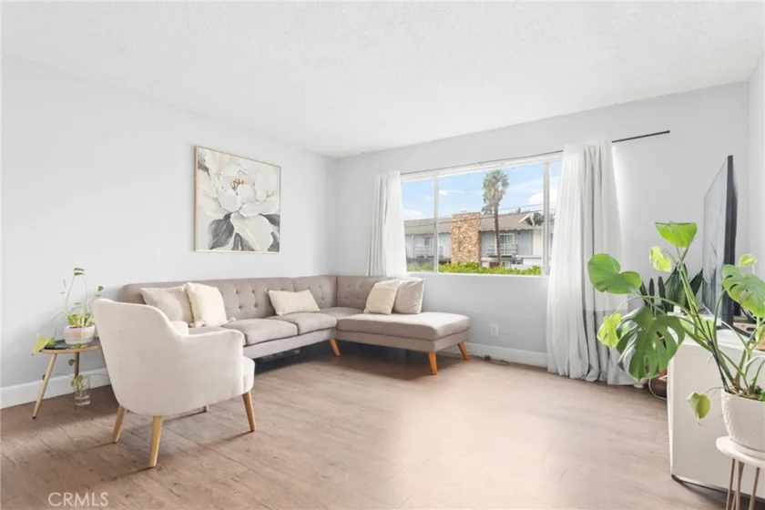 400 N Acacia Avenue #B12 photo 8