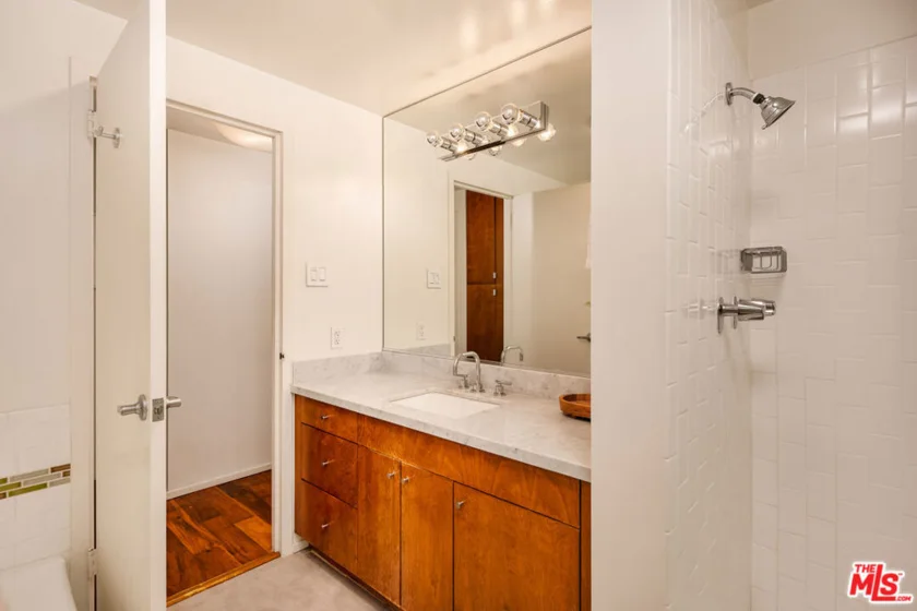 4455 Los Feliz Boulevard #207 photo 14