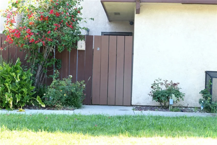 7300 Lennox #J3 photo 33