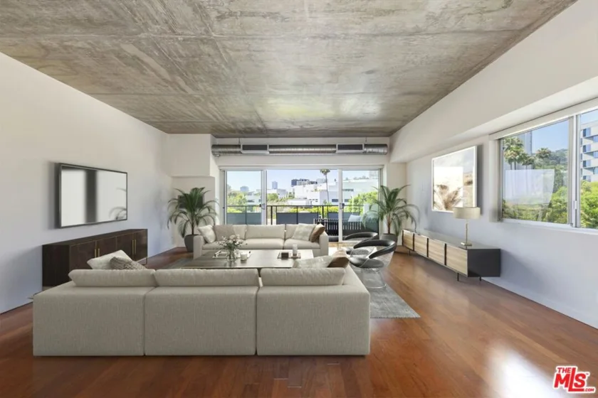 1155 N La Cienega Boulevard #814 photo 1