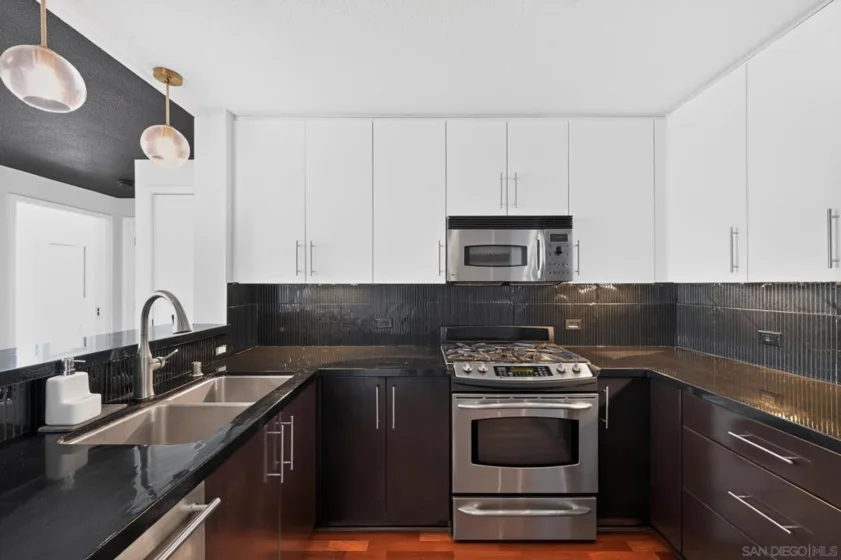 325 7th Avenue #1905 photo 28