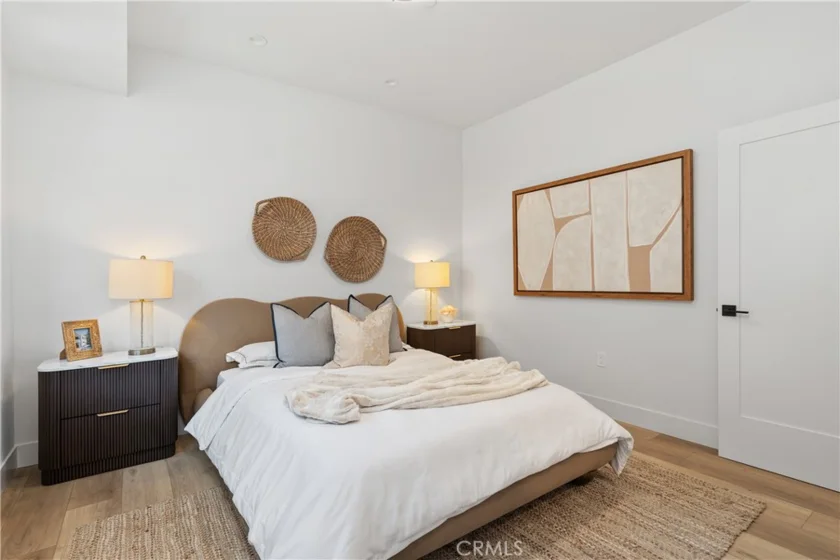 150 S Oak Knoll #103 photo 31