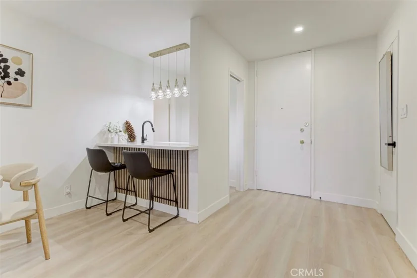 5411 Tyrone Avenue #203 photo 2