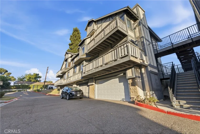527 S Walnut #3 photo 1