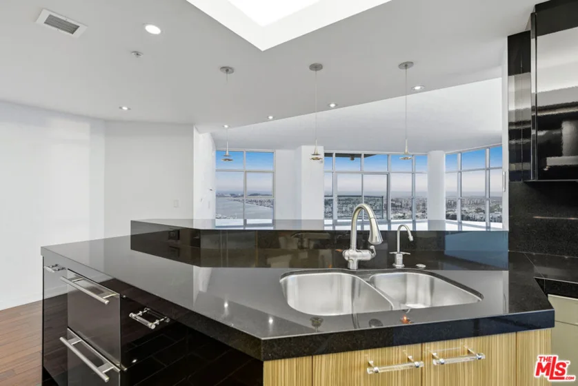 13700 Marina Pointe Drive #1903 photo 17