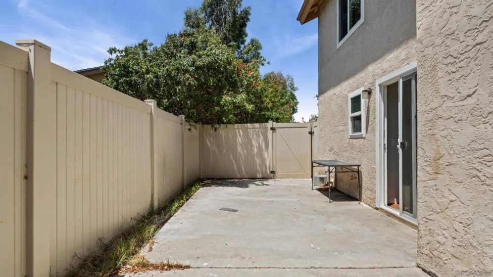 1629 Manzana Way photo 29