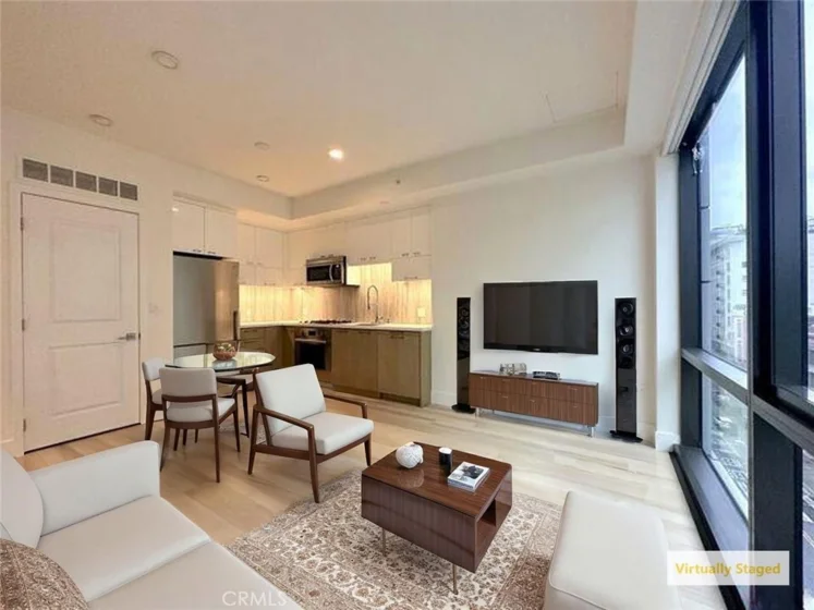 400 S Broadway #606 photo 1