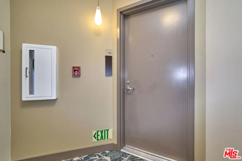 3810 Wilshire Boulevard #1001 photo 10