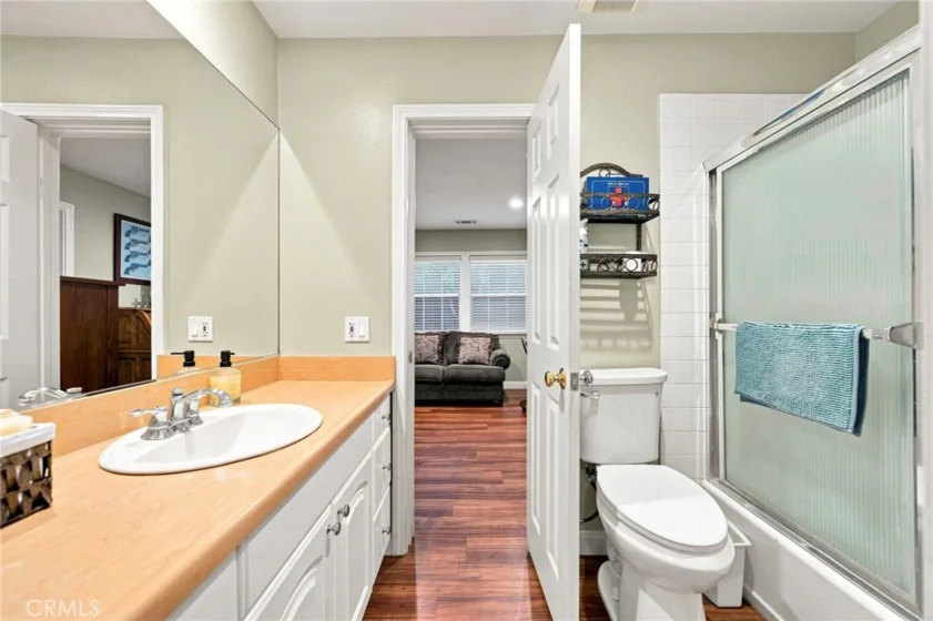 42761 Juniper photo 41