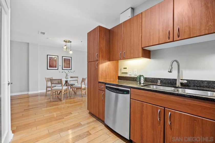1608 India Street #403 photo 3