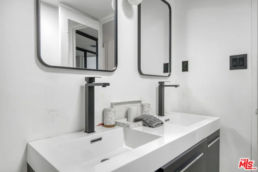 10433 Wilshire Boulevard #808 photo 14